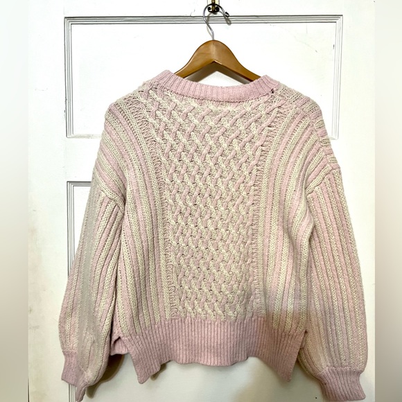 &merci Pink/White Oversized Thick Cable Knit
Sweater Size Small - Picture 6 of 7